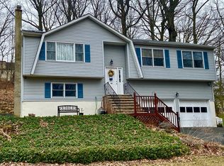 40 Carriage House Rd, Mount Tabor, NJ 07878