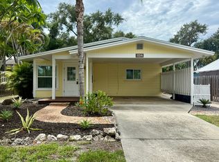 2716 Blossom Dr, Sarasota, FL 34239