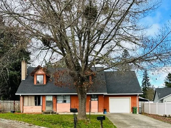 963 NE Laurance St, Myrtle Creek, OR 97457