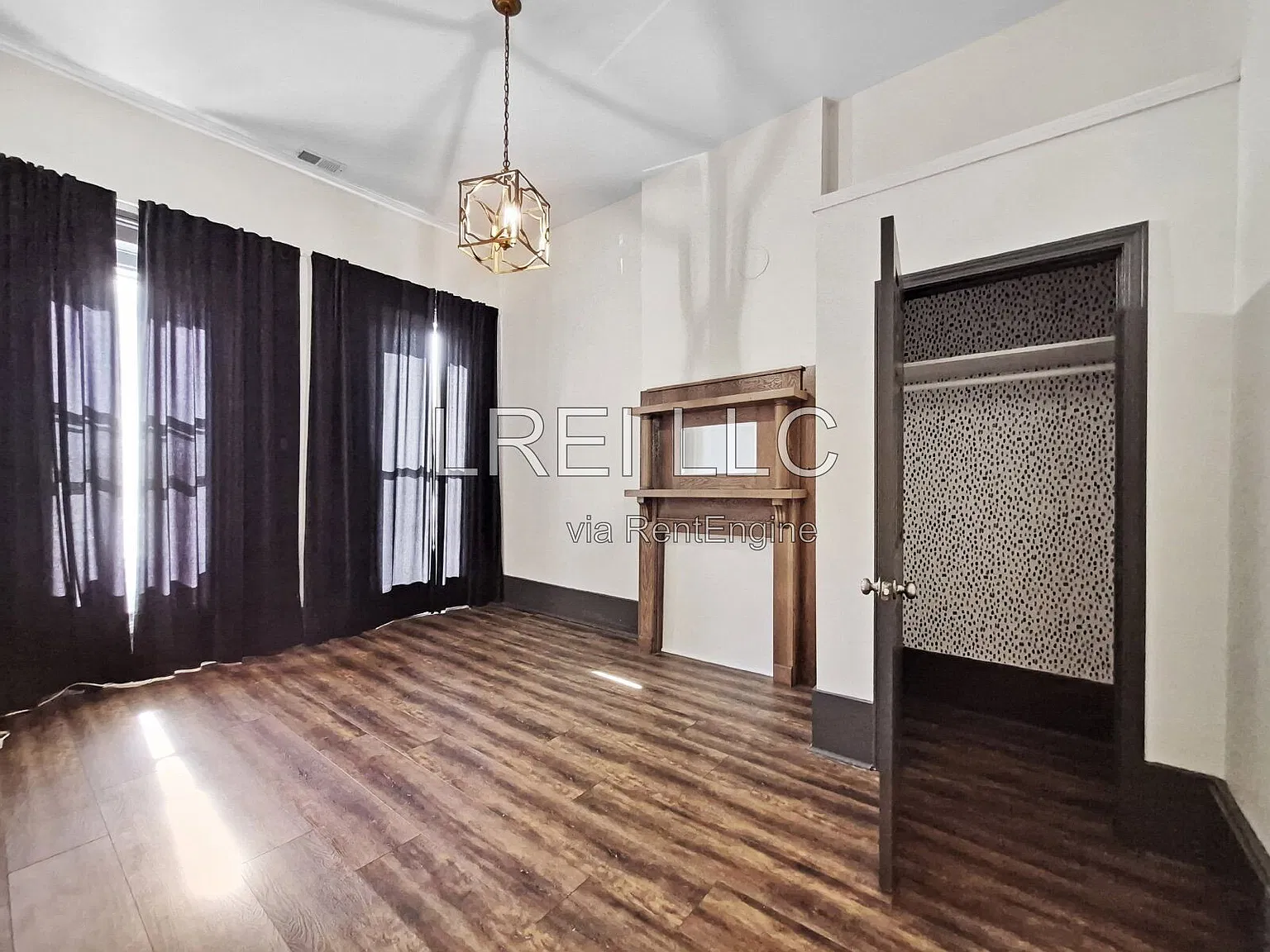 2 bed, 1.0 bath, 1269 sqft, $1,400 — Photo 2