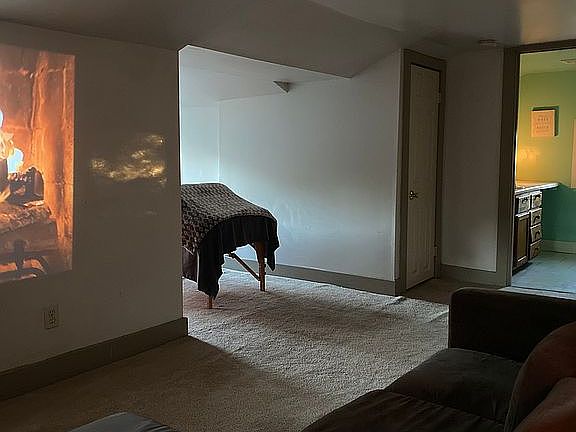 5th image of 104 Maxwell Ave