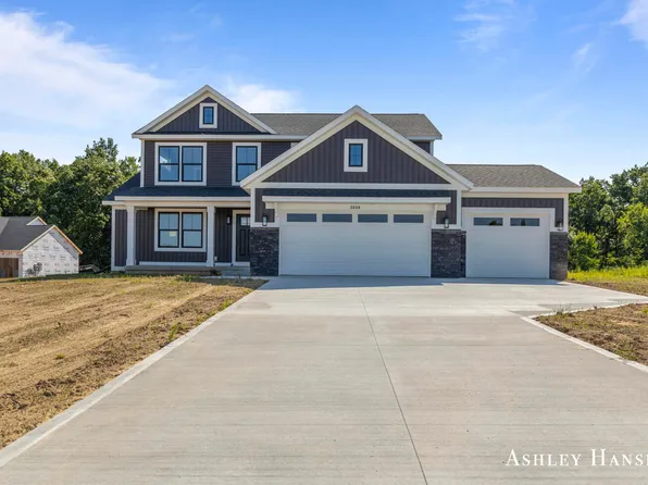 3040 Rabbit Run NE, Lowell, MI 49331