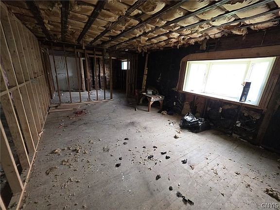 5th image of 936 Steuben Hill Rd