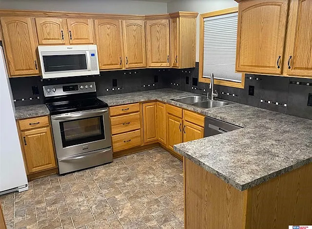 3 bed, 1589 sqft, $1,795 — Photo 2