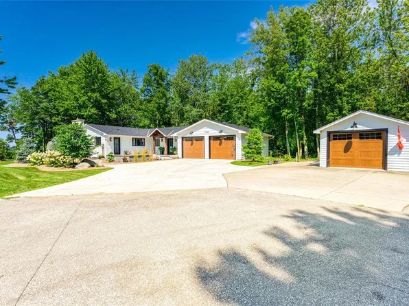 5168 Lakeshore Rd, Plympton Wyoming, ON N0N 1J6