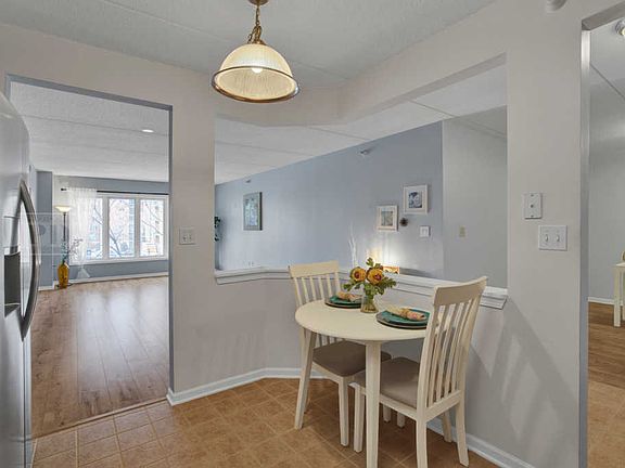 5th image of 430 S Western Ave Unit 302