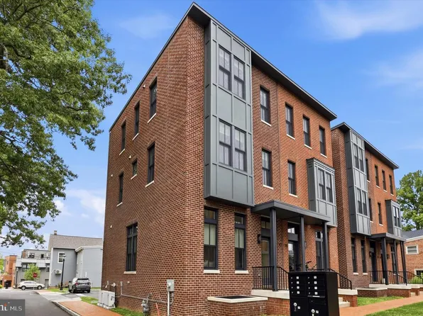 117 Thornton Ln, Newtown, PA 18940