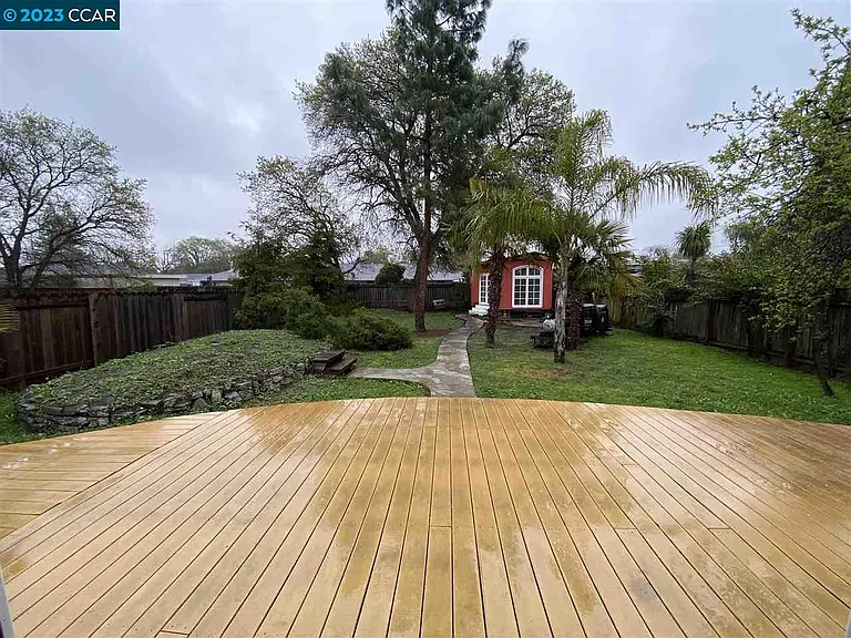 1414 San Carlos Ave — Photo 26
