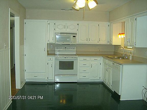 5th image of 1827 Larkspur Dr
