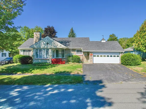 54 Cedar Street, East Millinocket, ME 04430