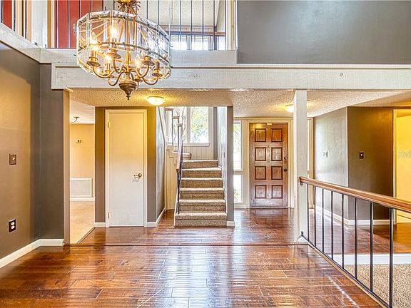5th image of 8807 Pine Bay Ct