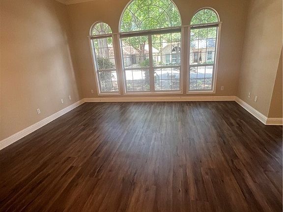 4th image of 2278 Kensington Way