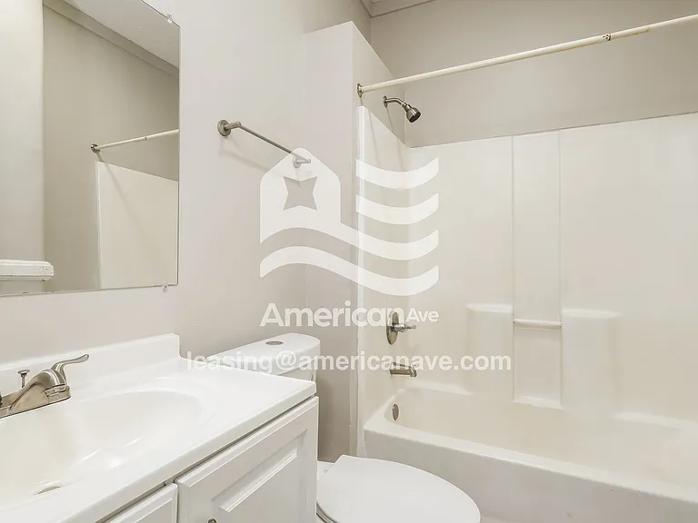 1451571_013_bathroom_14130951.jpg