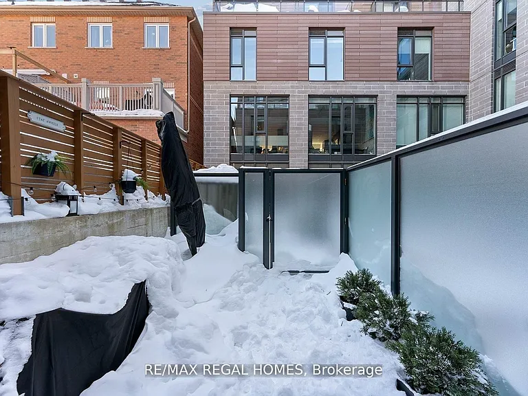 1238 Dundas St E #Townhouse 110 — Photo 36