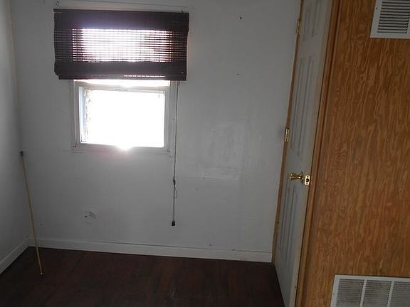 OFFICE OR THIRD BEDROOM