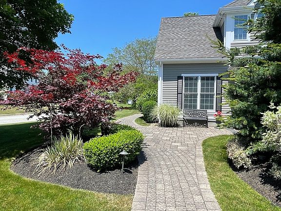 2nd image of 27 Parsons Hill Rd