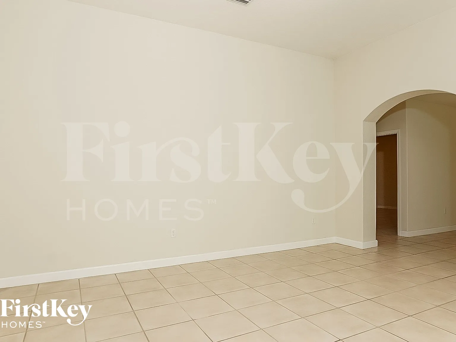 4 bed, 2.0 bath, 2668 sqft, $3,330 — Photo 4