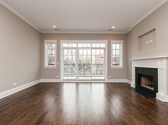 2nd image of 844 W Waveland Ave #3