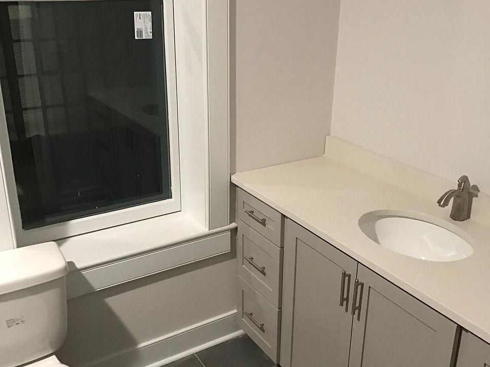 2nd image of 119 W Tazewell St #201