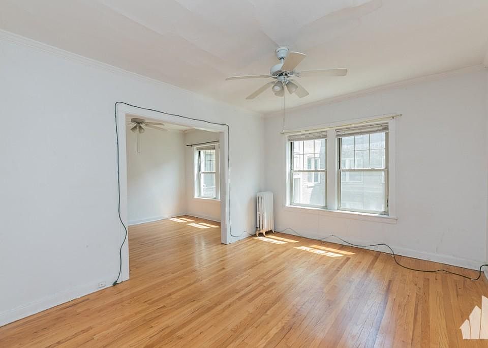 1st image of 1922 W Winona St #1916-2