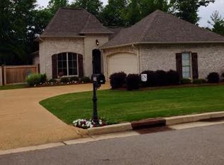 1779 Summerlake Dr, Tupelo, MS 38801