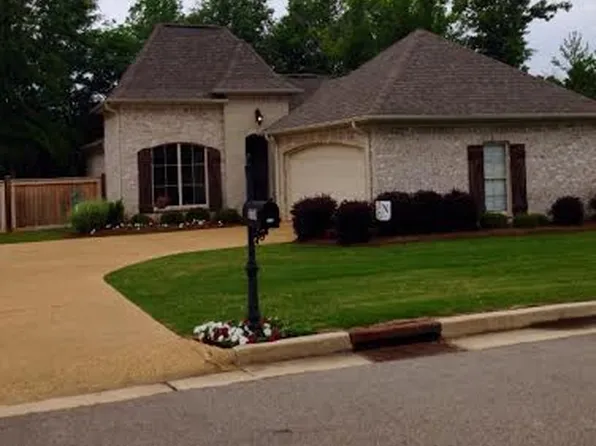 1779 Summerlake Dr, Tupelo, MS 38801