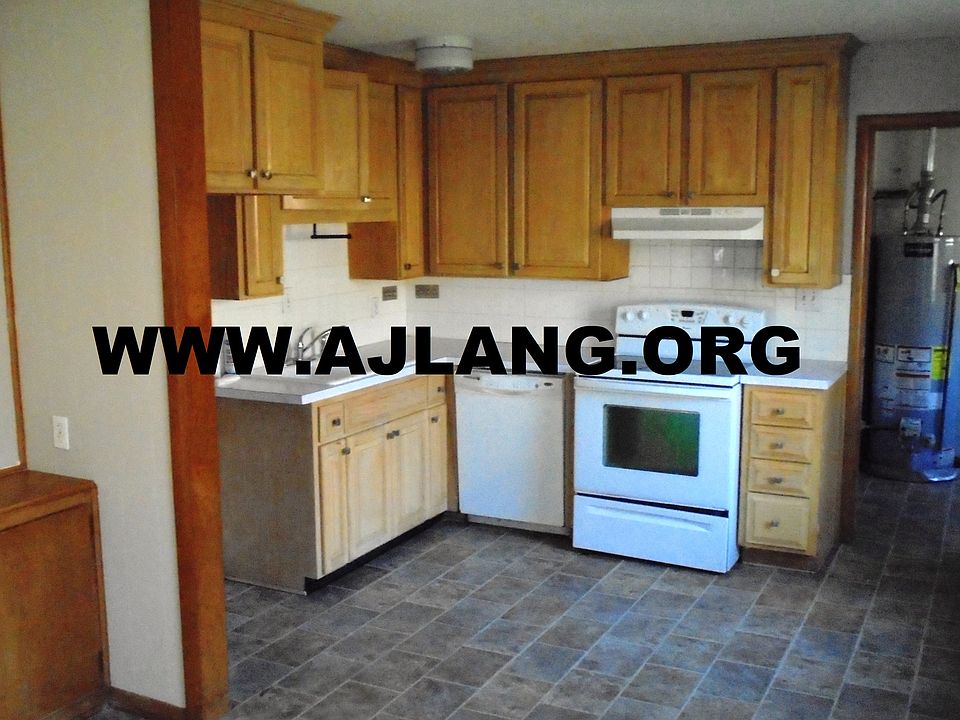 2nd image of 6818 W 76th Ter