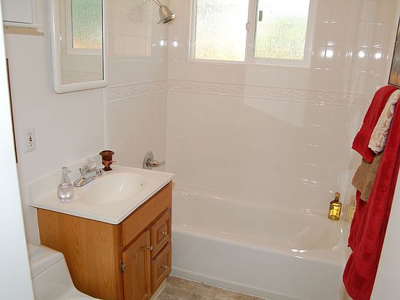 5th image of 264 W Duane Ave