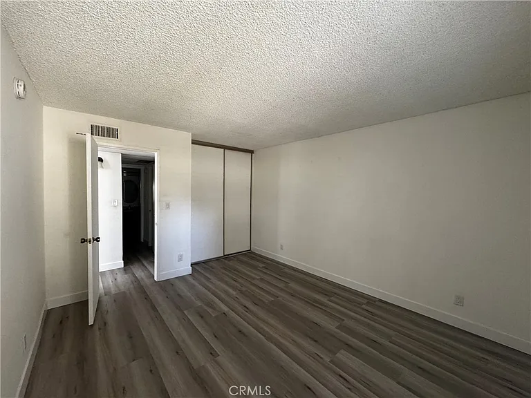 22330 Victory Blvd #803 — Photo 8
