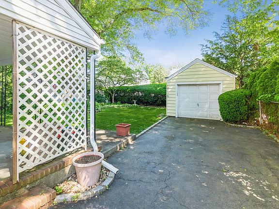 4th image of 207 Drexel Ave