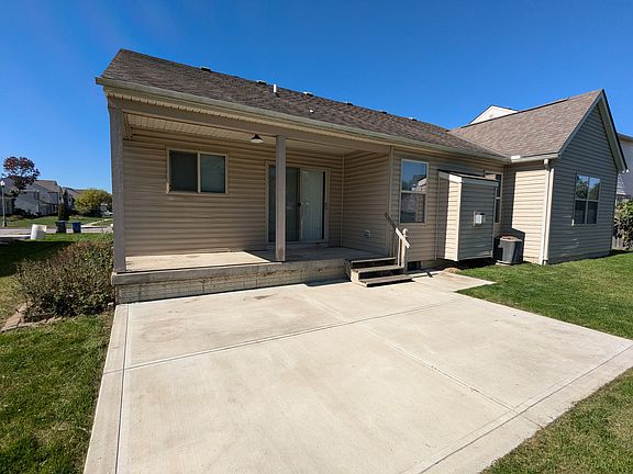 3rd image of 874 Mueller Dr