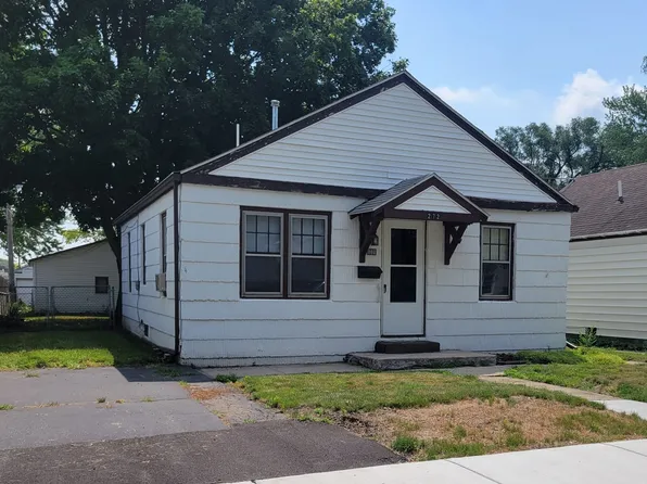 272 S Douglas Ave, Bradley, IL 60915