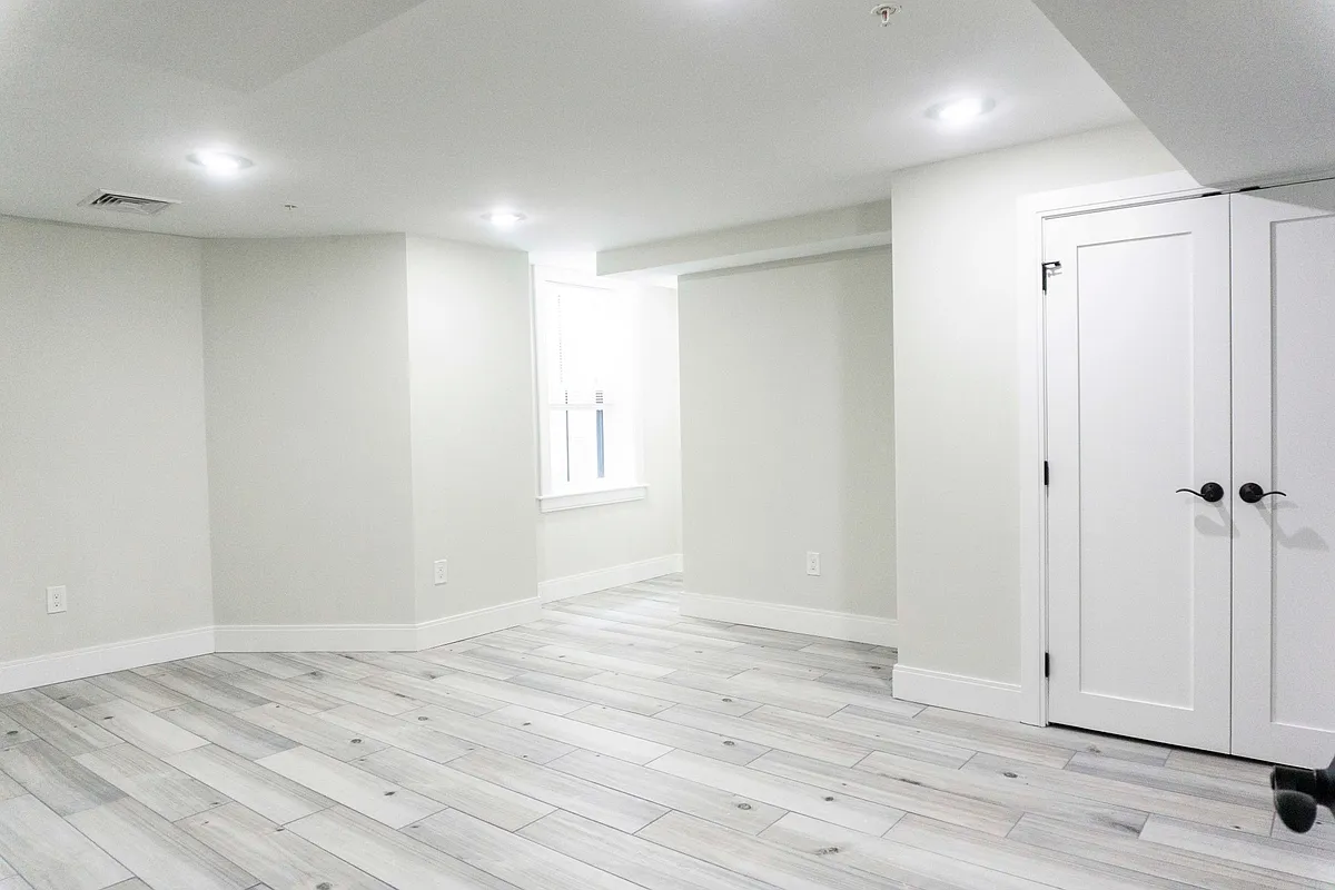 Building Photo - 77 Linden St #1R