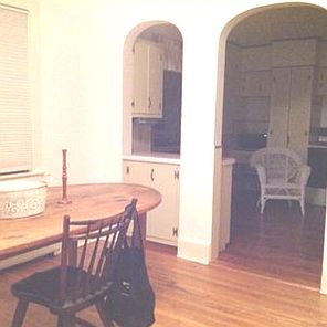 Dining Room, Oval Entrance