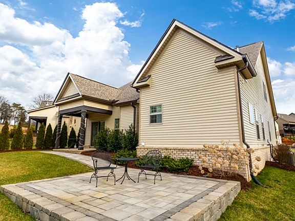 4th image of 10137 Songbird Ln