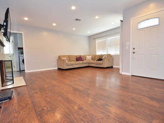 3rd image of 4645 Butterfly Ln