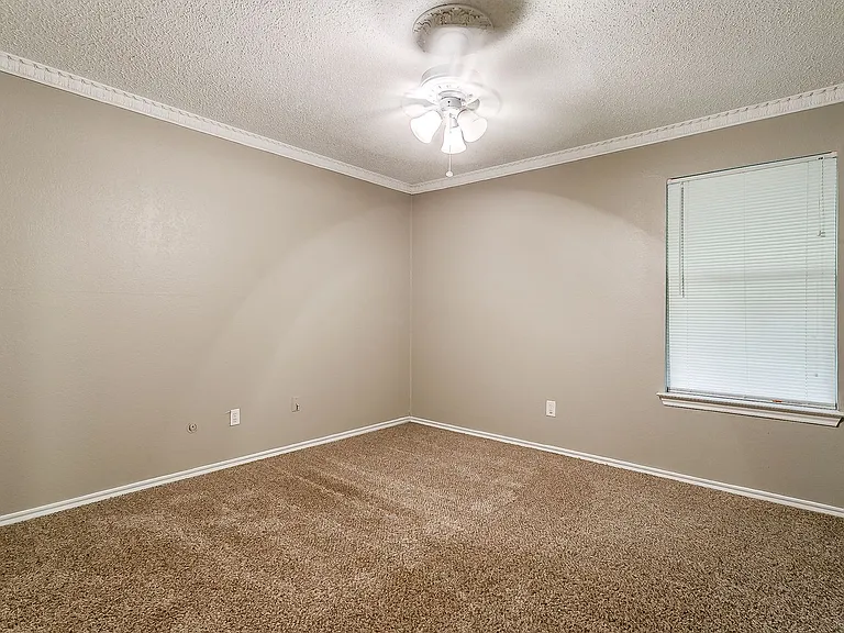 120 NE Alsbury Blvd — Photo 6