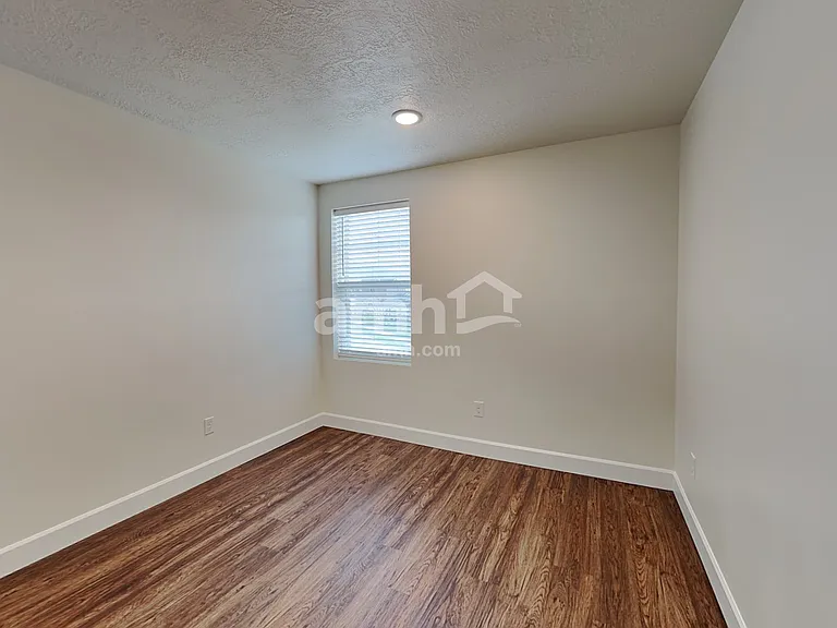 221 N Dry Creek Rd — Photo 27