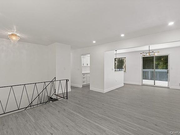 4th image of 31 Amarillo Drive