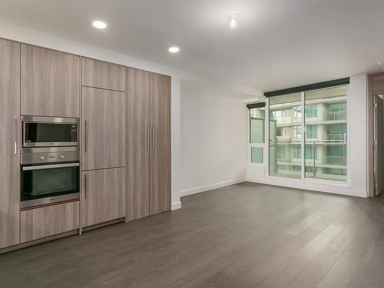 455 SW Marine Dr #707 — Photo 8