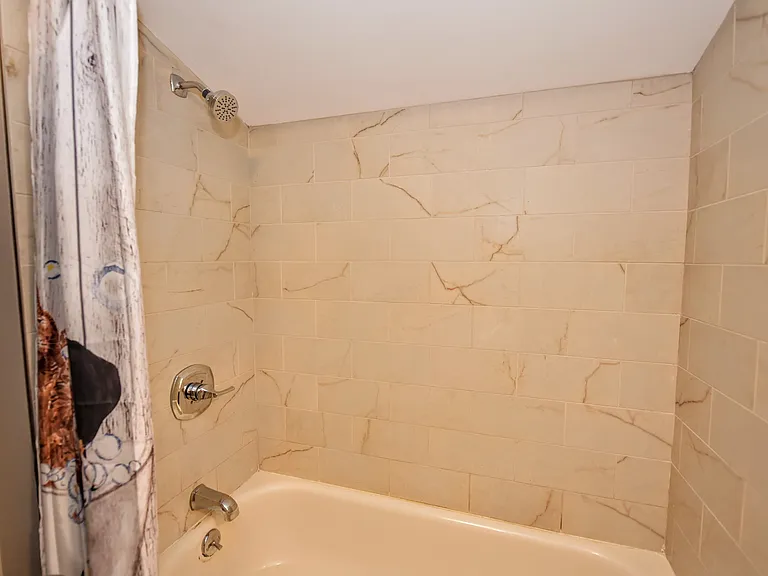 6 Standish Ln — Photo 22
