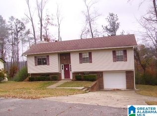1170 Yerby Ln SE, Graysville, AL 35073