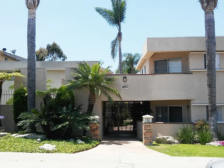 Inglewood Palms Apts — Photo 19
