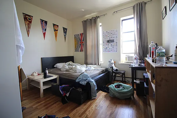 Rented by Nooklyn NYC LLC | media 4