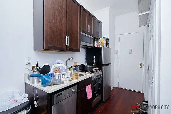Rented by Keller Williams NYC | media 16