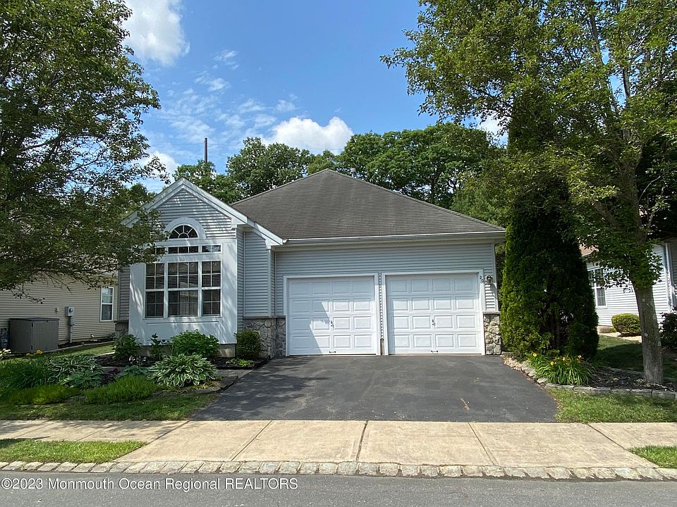 1st image of 20 Devereux Drive