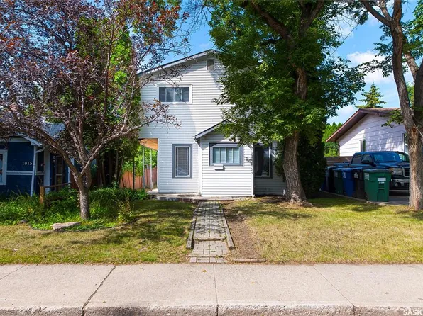 1017 J AVENUE N, Saskatoon, SK S7L 2L3
