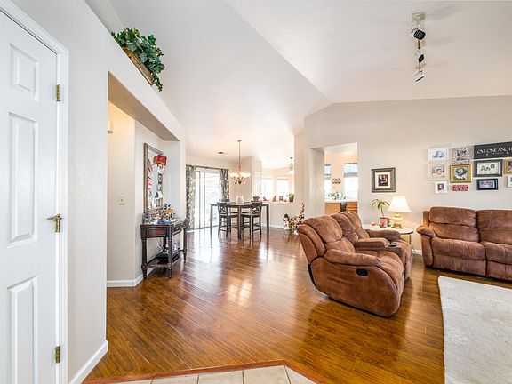 4th image of 173 White Oak Dr
