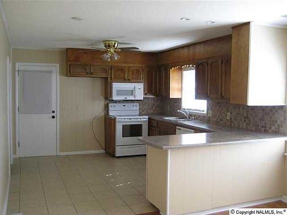 5th image of 11316 Crestfield Dr SE