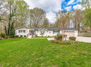 4280 Shattalon Dr, Winston Salem, NC 27106